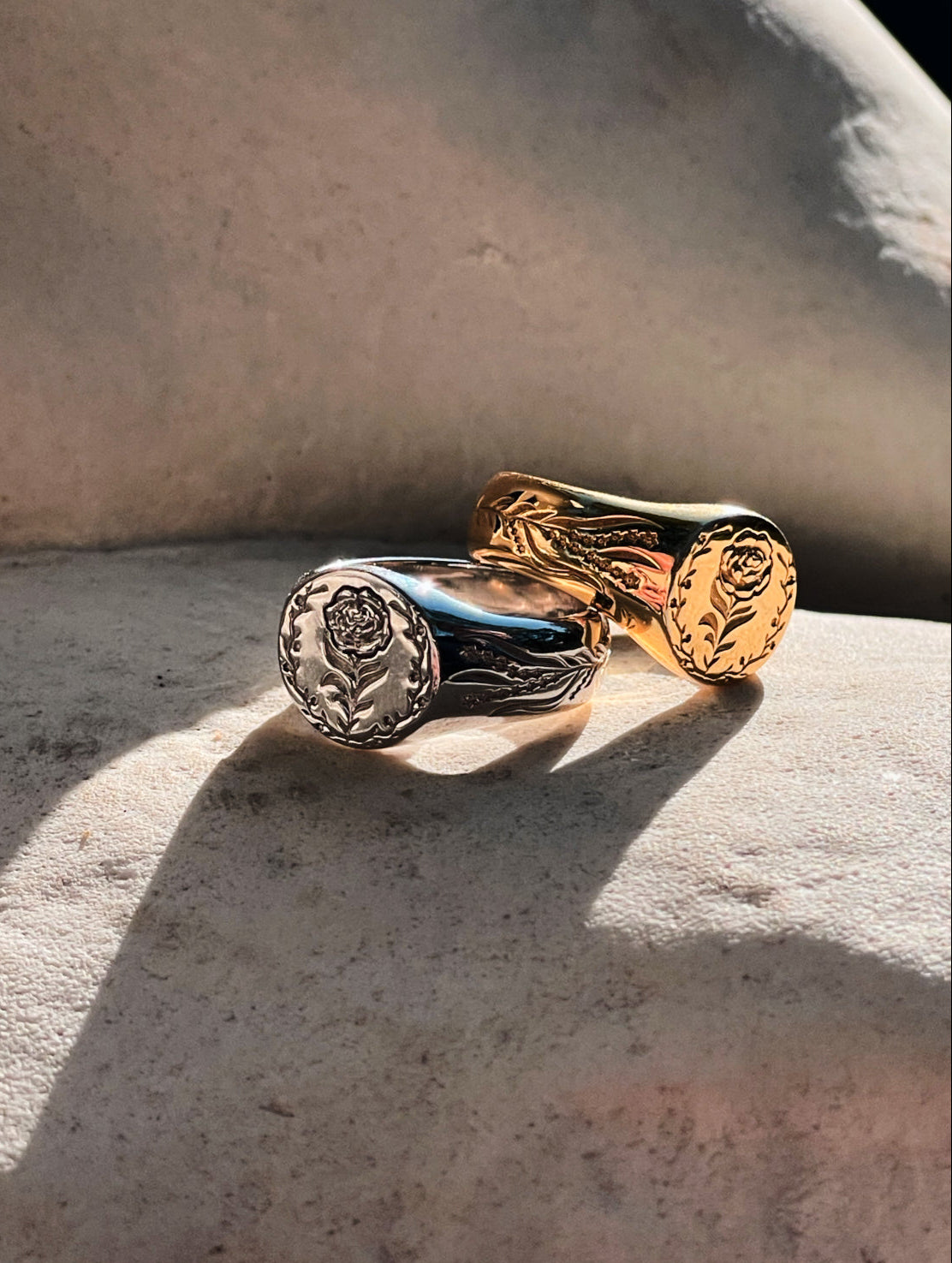 Bague unisexe motif floral en or et argent