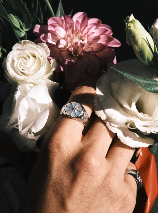 Bague unisexe avec motif floral incrusté de nacre, en argent